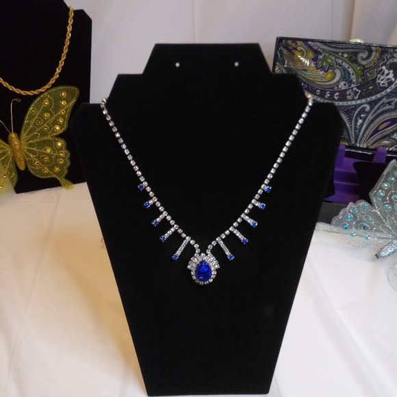 A Royal Blue and Crystal Necklace silver hardware, pre-owned - Picture 8 of 16